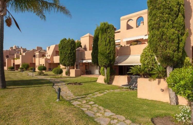 La Cartuja Del Golf Apartment Естепона Екстериор снимка